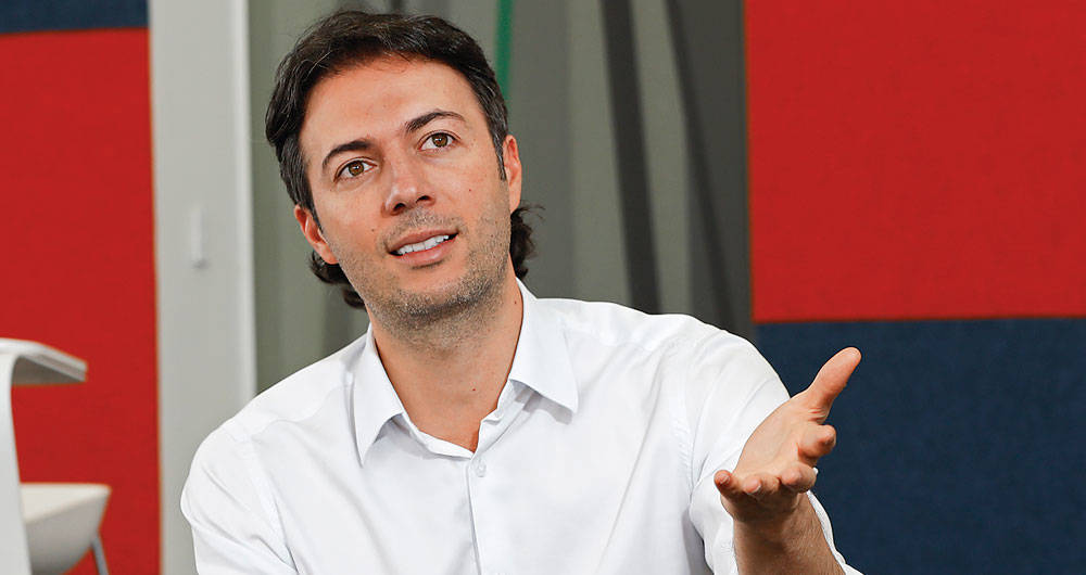 Daniel Quintero vuelve al libreto del victimismo: ahora acusa a Abelardo de la Espriella y a la Registraduría de una “conspiración”